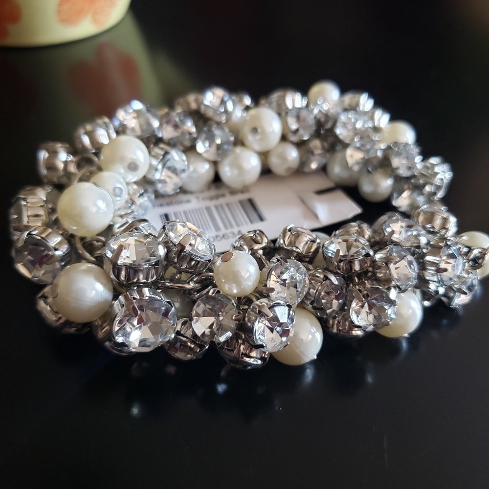 NWT Pearl & Rhinestone Silver Charm Bracelet